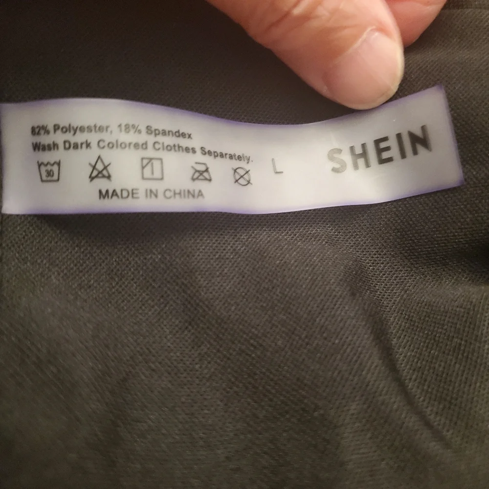 SHEIN Black and Vibrant Pattern Bikini Set - Picture 7 of 7